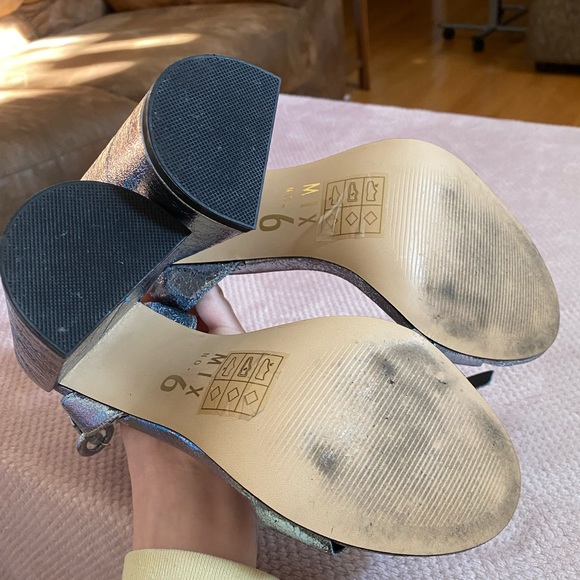 Silver sparkly heels - Picture 3 of 6